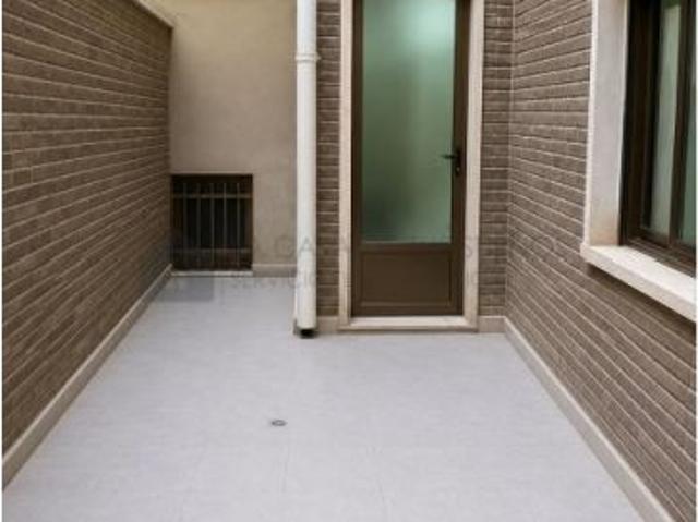 AMPLIO ENTRESUELO CON POSIBILIDAD DE HACER VIVIENDA U OFICINA