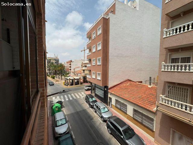 ¡Amplio Estudio en el corazón de Torrevieja!