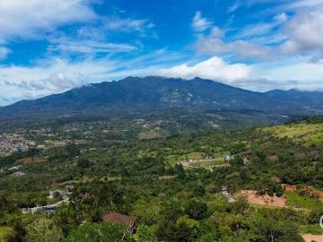 Amplio Lote con Bonitas Vistas en Venta en Jaramillo, Boquete