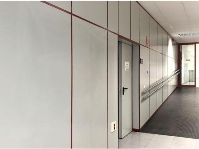 AMPLIO LOCAL COMERCIAL CON UNA SUPERFICIE DE 955 M² Y RECAYENTE A DOS CALLES