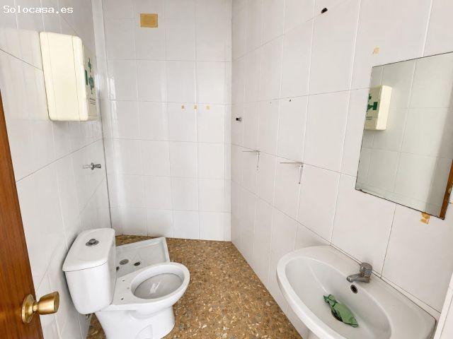 Amplio local comercial con almacén en excelente ubicación en El Puerto de Santa María