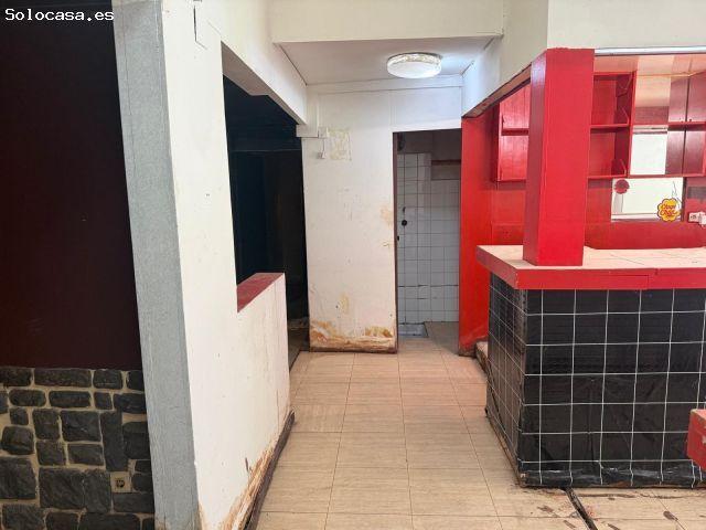 Amplio local comercial con altillo en pleno centro de Lleida – Calle Anselm Clavé