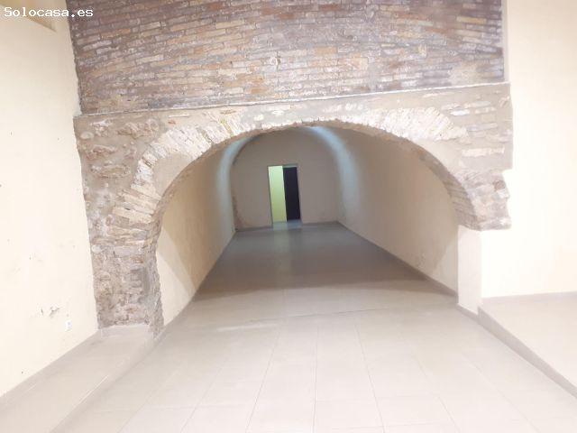 Amplio Local Comercial de Tortosa