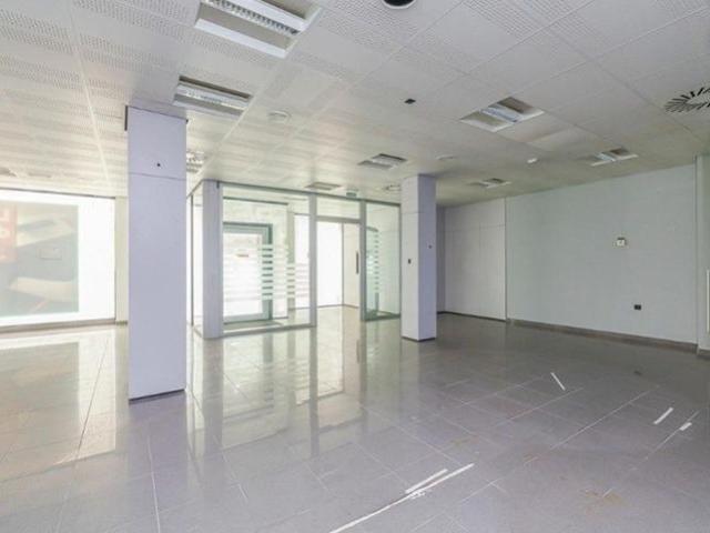 Amplio local comercial de 174 m2 en Tarragona