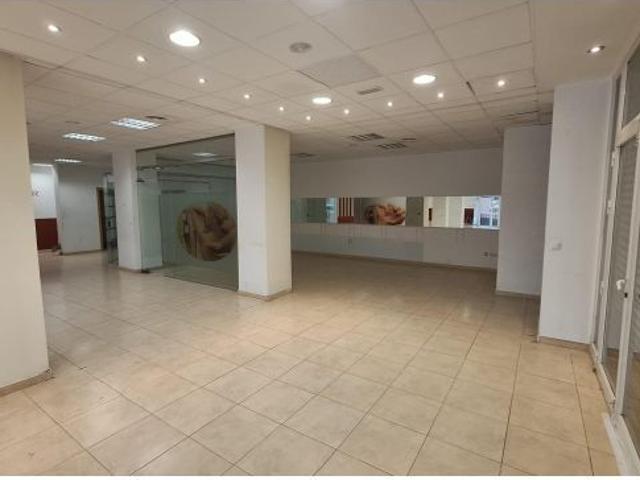 Amplio local comercial de 370 m2 en el centro de Murcia