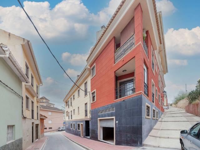 Amplio local comercial en Monóvar, Alicante Oportunidad única € 28.000,00