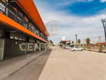 AMPLIO LOCAL COMERCIAL EN NUEVO STRIP CENTER DE LAMPA