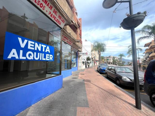 Amplio local comercial en alquiler o venta en el pueblo de La Nucia