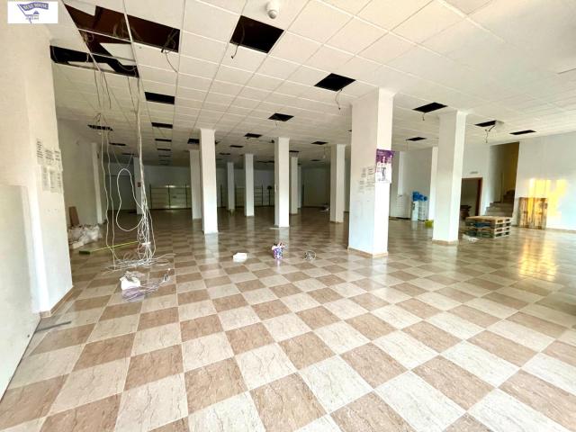 Amplio Local Comercial en Alquiler Excelente Oportunidad para Negocios
