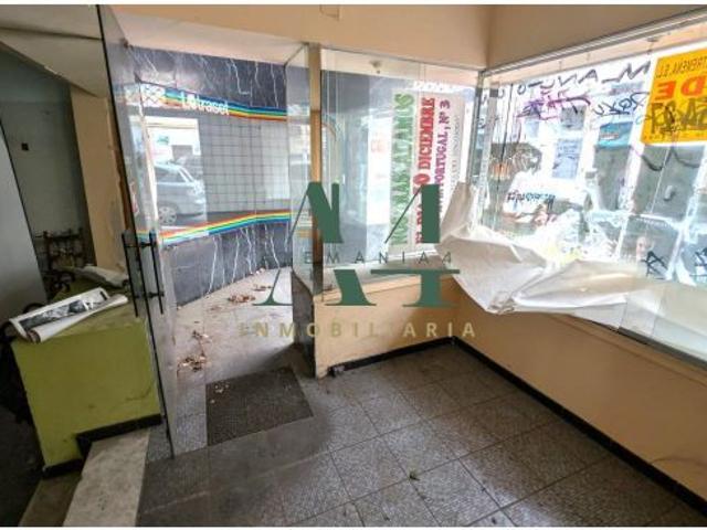 Amplio Local Comercial en Caceres Con salida a dos calles