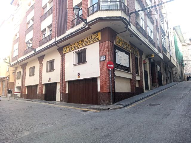 AMPLIO LOCAL COMERCIAL EN EL CENTRO DE TERUEL