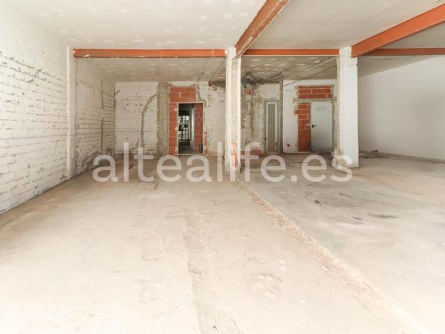 Amplio Local Comercial en el Centro de Altea