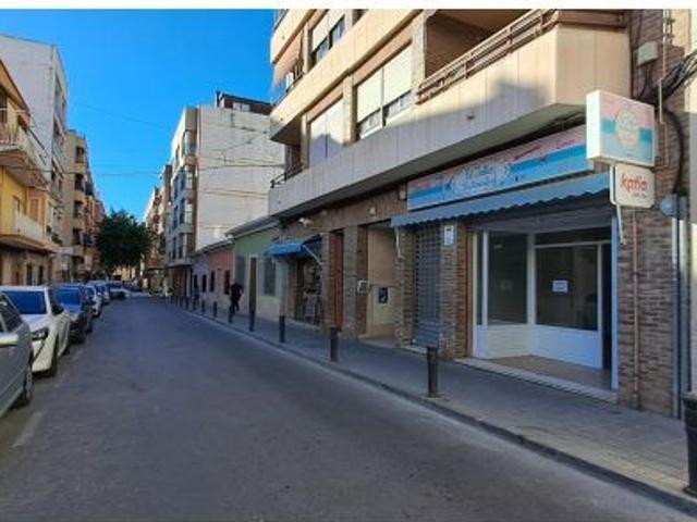 Amplio Local Comercial en el Corazón de San Juan Alicante