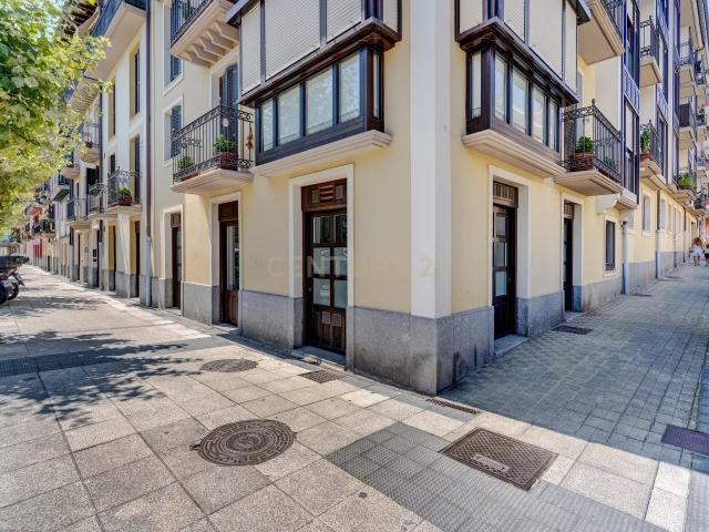 Amplio local comercial en el corazón de Santiago