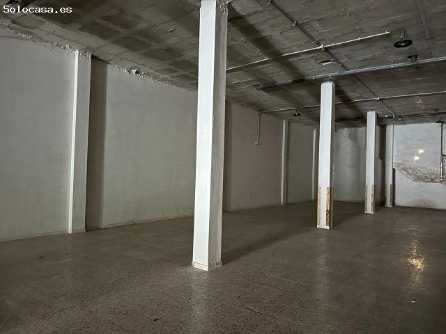 Amplio Local Comercial en Elche, Ideal para Inversión