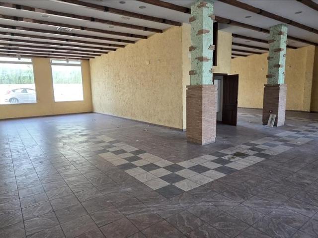 Amplio local comercial en La Romana, Alicante