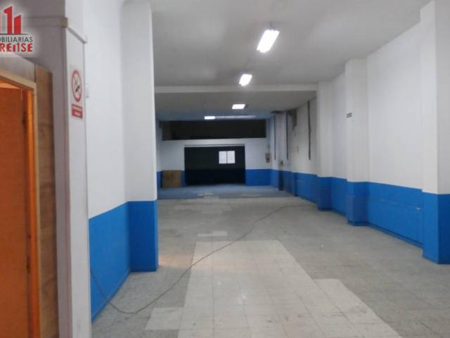 AMPLIO LOCAL COMERCIAL EN LA ZONA DEL VEINTIUNO
