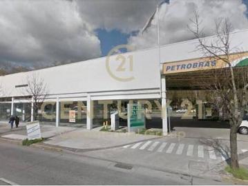 AMPLIO LOCAL COMERCIAL EN LOS CARRERA & JUAN BOSCO