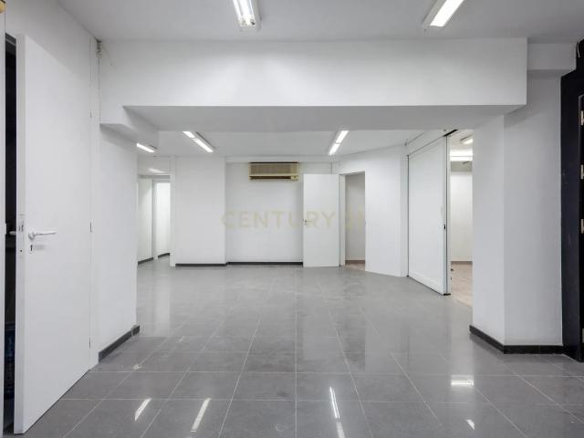 Amplio local comercial en Premià de Dalt
