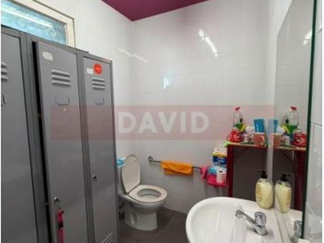 Amplio local comercial en una excelente zona de Horta Guinardó