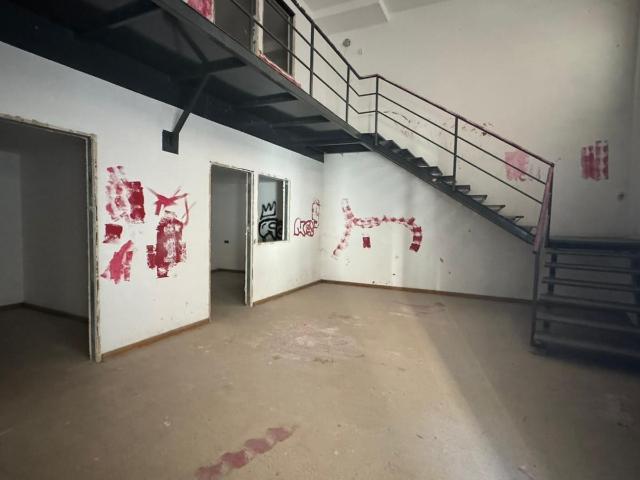 Amplio Local Comercial en Venta Oportunidad Única en Valls