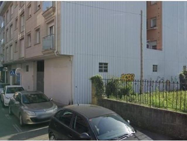 Amplio Local Comercial en Venta en Carballo Avda. Cristina
