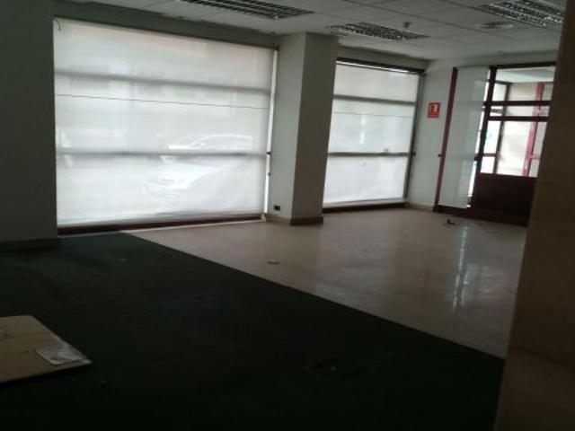 Amplio Local Comercial en Venta y Alquiler en Ponferrada, Zona Alta