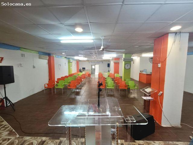 AMPLIO LOCAL COMERCIAL EN ZONA COLEGIO CARMELITAS