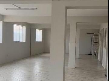 AMPLIO LOCAL DE 180M2 4 BAÑOS IDEAL PARA OFICINAS Y EMPRESAS