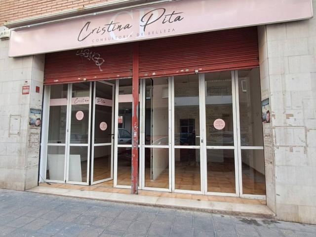 Amplio local en Calle Eivissa