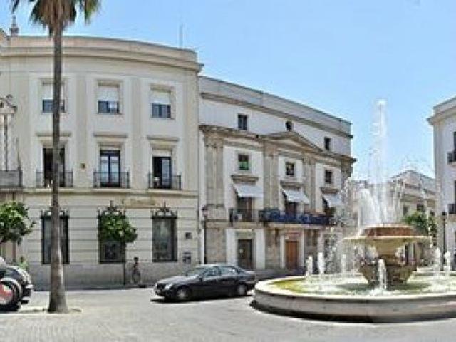 AMPLIO LOCAL EN ROTONDA DE LOS CASINOS