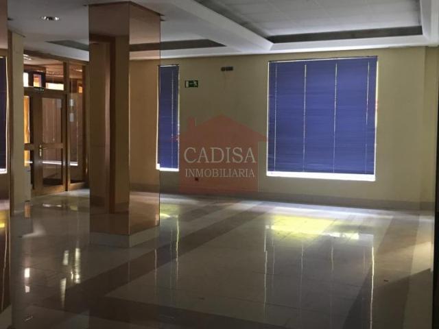 Amplio local en venta con mucha fachada
