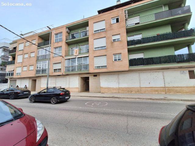 Amplio local en venta en Algemesi
