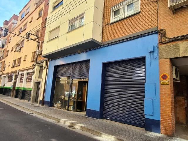 Amplío local en venta en Simón Sainz de Varanda