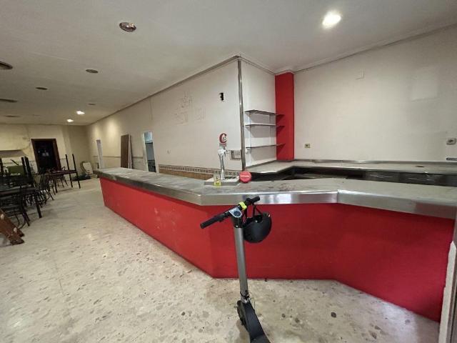 ¡SE ENTREGA CON LICÉNCIA DEFINITIVA EN VIGOR! AMPLIO LOCAL HOSPITAL EL PESSET AV GASPAR AGUILAR