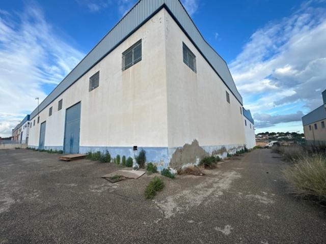 Amplio local industrial en Santa Pola, Alicante