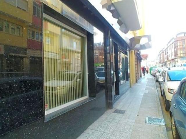 Amplio local para tus oficinas en el centro de Torrelavega