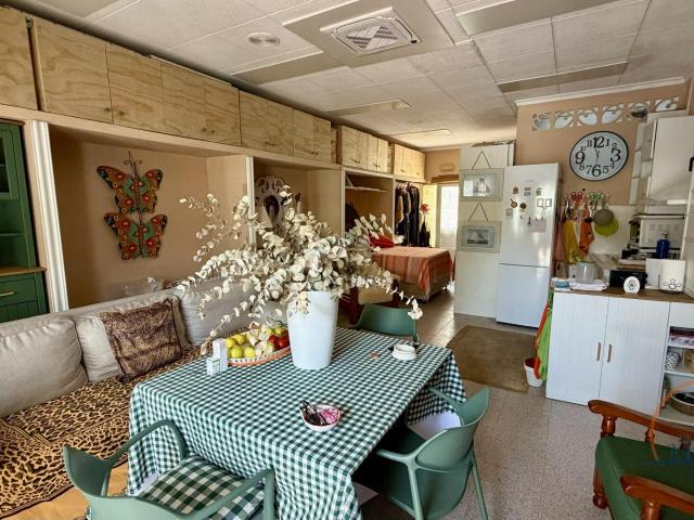 Amplio Loft Reformado con Piscina y Gran Potencial de Inversión en La Manga del Mar Menor