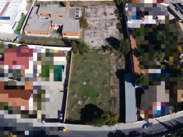 AMPLIO SOLAR DE 1.100 M2 CON CONSTRUCCIÓN EN EL BARRIO FRANCÉS