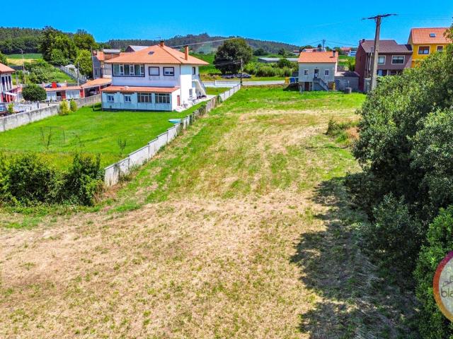 AMPLIO SOLAR en VENTA a 5 Km de la RAZO Carballo A Coruña