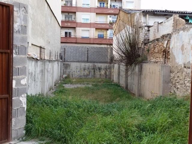 Amplio solar urbano en Valencia
