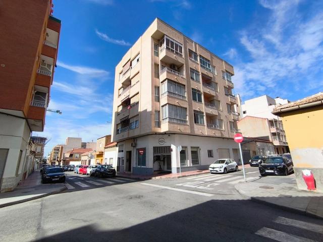 AMPLIO PISO 3/2 DORMITORIOS EN EL CENTRO DE TORREVIEJA