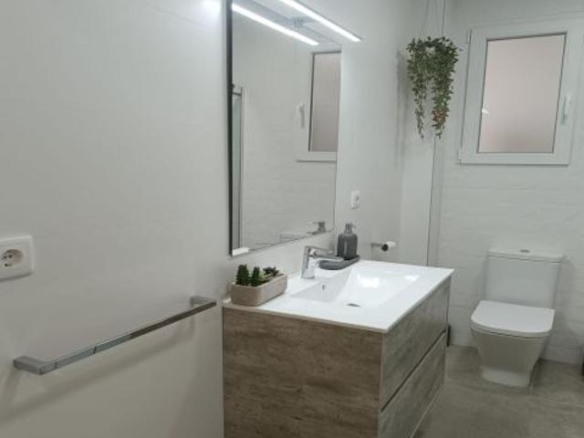 Amplio piso céntrico en Petrer Alicante 720€