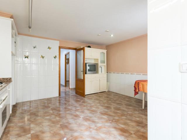 AMPLIO PISO CON GRAN TERRAZA EN BELLREGUARD | LUZ, TRANQUILIDAD Y VIDA CERCA DEL MAR