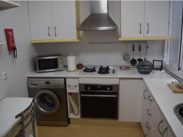 AMPLIO PISO CON TERRAZA Y PATIO EN LOS REMEDIOS JUNTO AL RÍO GUADALQUIVIR — UBICACIÓN PRIVILEGIADA E