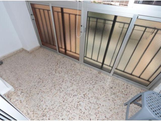 AMPLIO PISO DE 4 DORMITORIOS CON TERRAZA Y VISTAS DESPEJADAS A LA RAMBLA