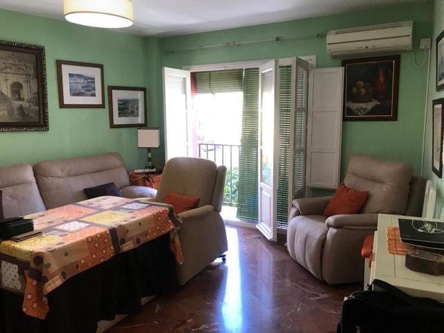 Amplio Piso de 4 Dormitorios en el Corazón del Centro, Ideal para Estudiantes