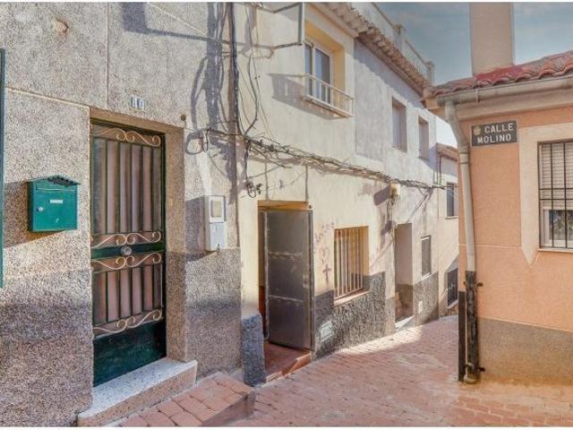 Amplio Piso de 4 Dormitorios en Pliego con Gran Potencial