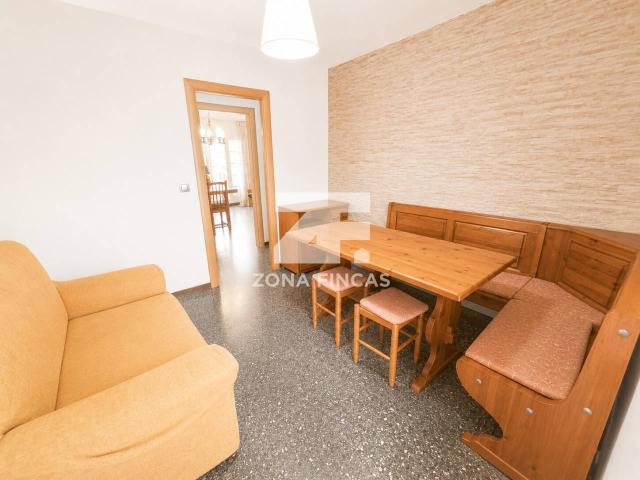Amplio piso de 4 habitaciones amueblado con gran terraza en Singuerlín