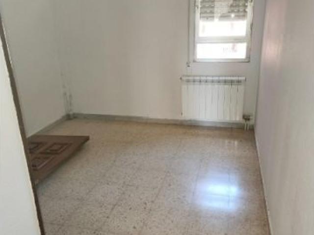 Amplio piso de 4 habitaciones con ascensor, parking y trastero en pleno centro